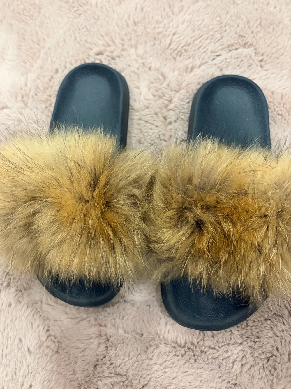 Women’s Fox Fur Slide Sandals in Tan